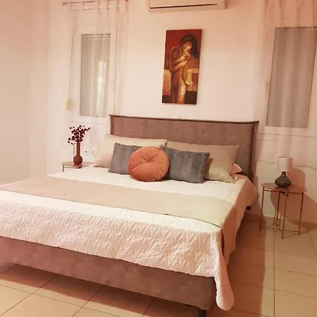 Apartament Theti