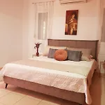 Theti Appartement *