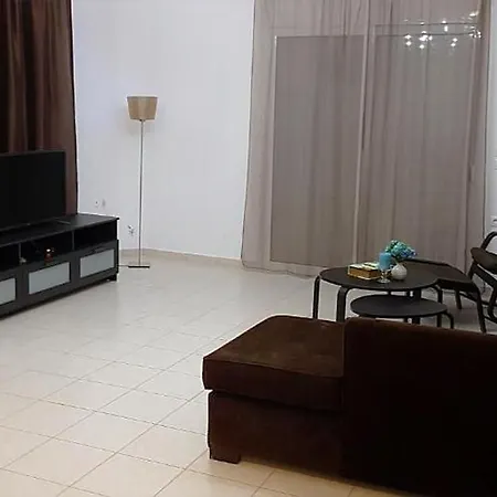 Theti * פליראקי